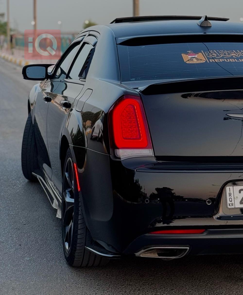 کرایسلەر 300